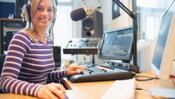Koniec radia FM w 2030 roku - wchodzi DAB+. Na co? Komu to (nie)potrzebne?