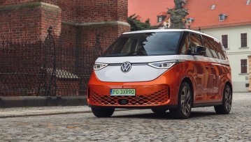 Volkswagen ID. Buzz – elektryczny i zjawiskowy bus. Pierwsza jazda próbna