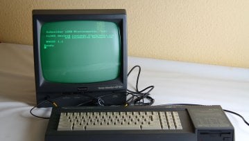 Mój pierwszy komputer miał... 128 KB RAM. Ale i tak go uwielbiam