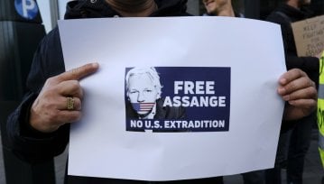 Twórca WikiLeaks na wolności. Musi spełnić jeszcze jeden warunek