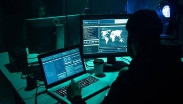 Cyberprzestępcy nie mają wakacji - urlopowy niezbędnik bezpieczeństwa