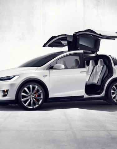 Tesla Zapowiada "Tani" Samochód. I Tłumaczy Model X: Jest Zbyt Dobry
