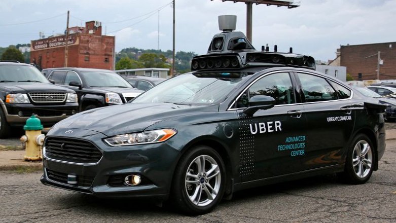 Uber zmuszony do przerwania testów autonomicznych aut [prasówka]